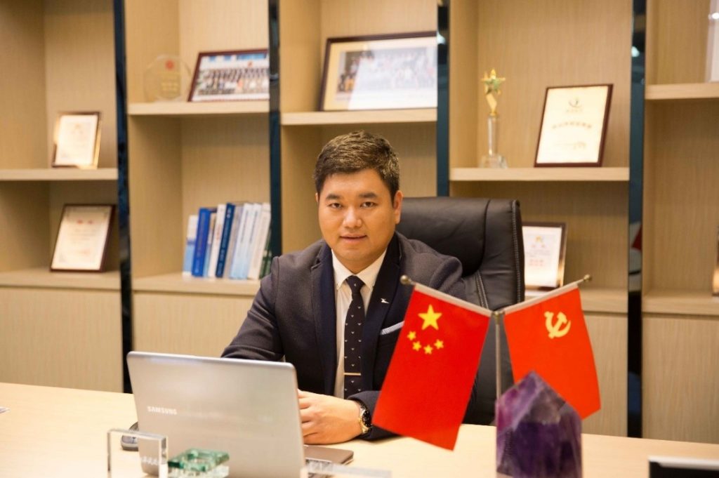 圖1 程華鎮(zhèn)董事長