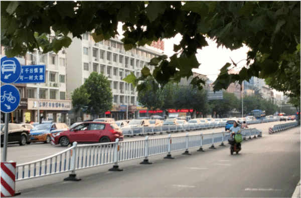 圖3 太平路-嶧山路交叉口西進口的排隊情況（晚高峰）