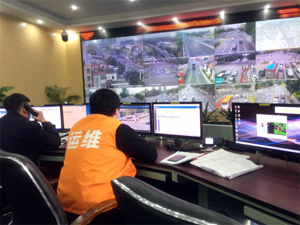 圖4 實時跟進(jìn)交通狀況