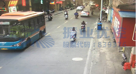 圖9 優(yōu)化后晚高峰東進口路段交通情況