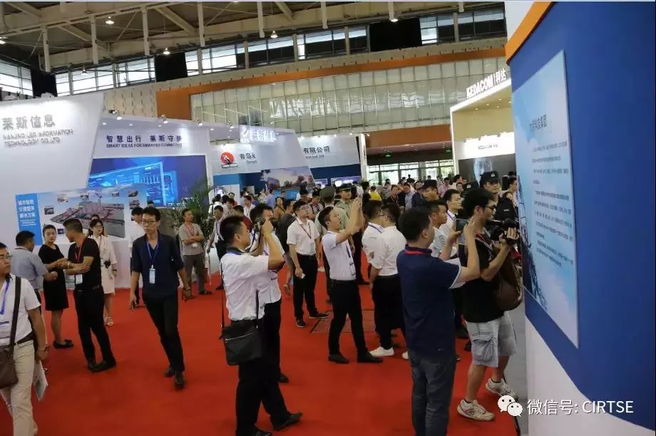 圖2 往屆博覽會現(xiàn)場圖(圖片來源于網絡)