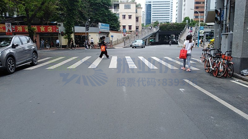 圖4 優(yōu)化前路口情況