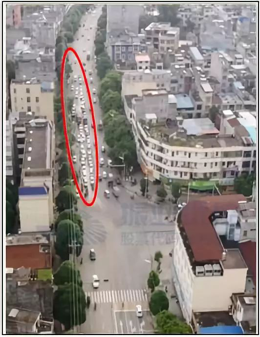 圖3 左轉(zhuǎn)排隊過長