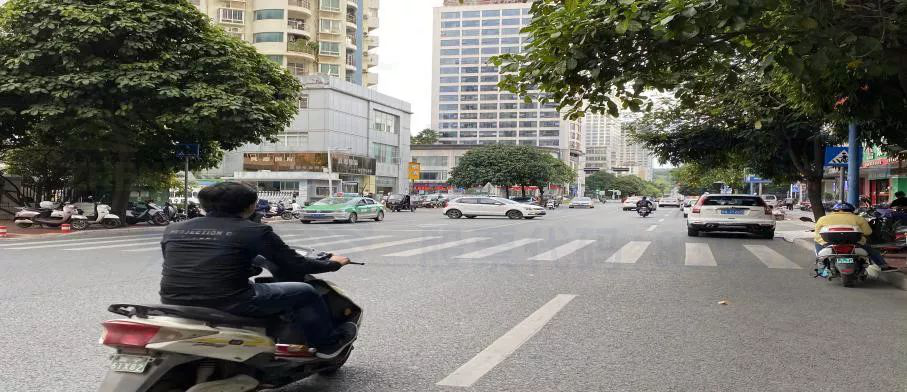 圖4 瑯西片區(qū)匯春路路段行人過街