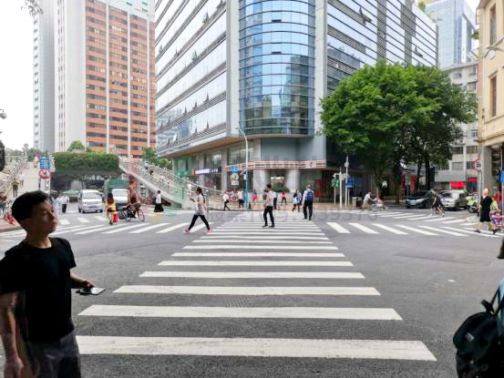 圖4 路口優(yōu)化后對(duì)角斑馬線使用情況