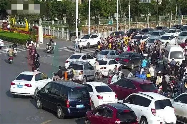 圖3-1 優(yōu)化前-環(huán)城南路與巡津街交叉口